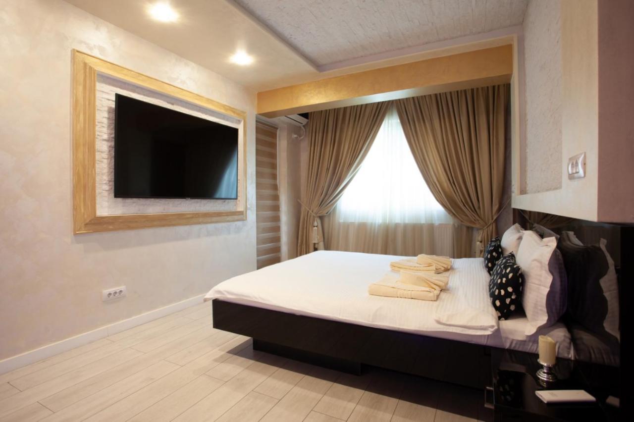 Private Jacuzzi W/ Parking Spot * Bucureşti