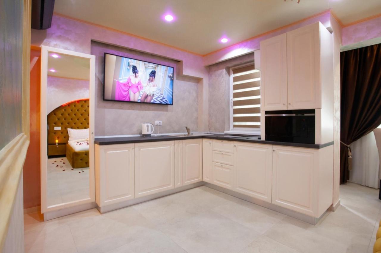 Private Jacuzzi W/ Parking Spot Apartament Bucureşti